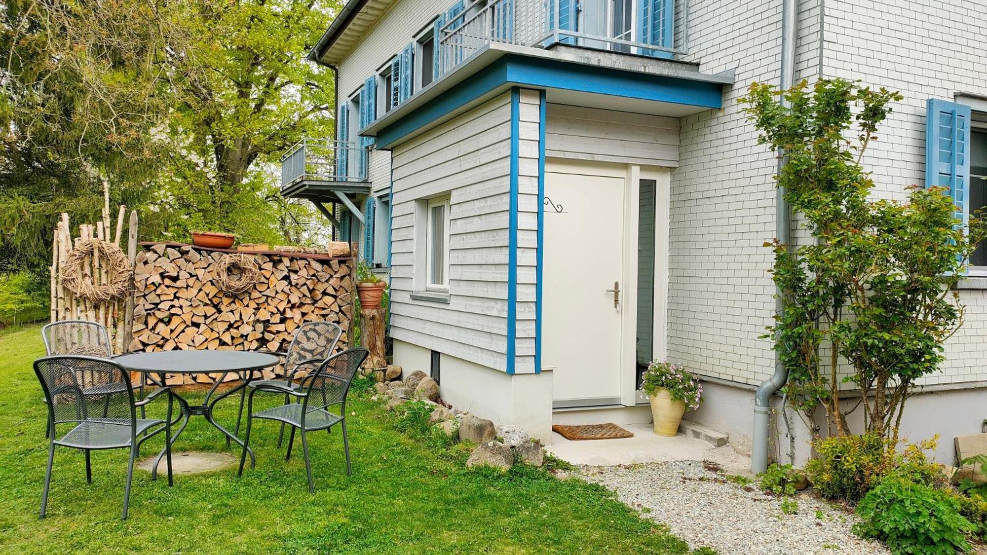 Seesicht Und Charmante Wohnung Bei Hanni Und Ueli Bottighofen Экстерьер фото